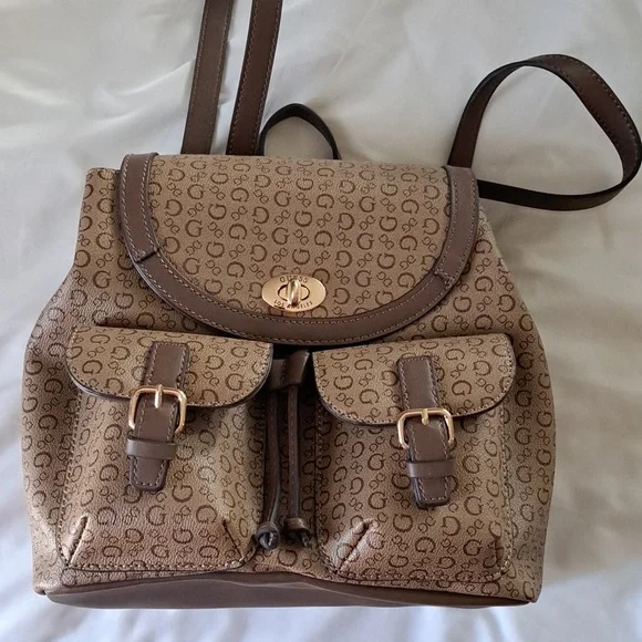 *Beautiful GUESS Backpack NWOT NWOT, Guess Backpack main image 3